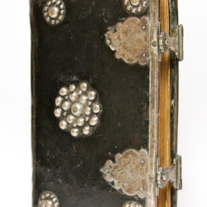 Zilveren klampen antieke bijbels zilver beslag kerkboeken 18e eeuw 19e eeuw Belgie Frankrijk Frans