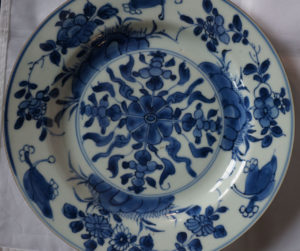 Chinees blauw-wit porseleinen bord Qianlong