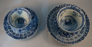 Chinees porseleinen blauw-wit theekopjes en schotels antiek